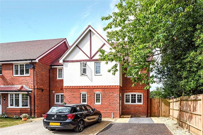 3 Bedroom End Terrace House For Sale In Kerr Gardens, Wokingham, Berkshire, RG40