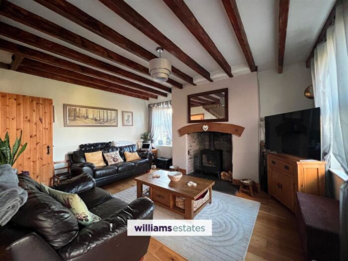 4 Bedroom Detached House For Sale In Ochr Y Bryn, Henllan, LL16