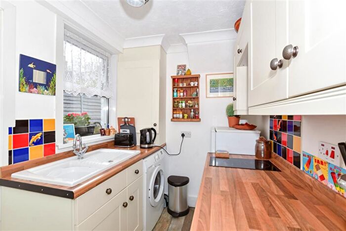 2 Bedroom End Of Terrace House For Sale In Eastgate Terrace, Rochester, Kent, ME1