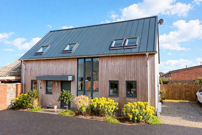 4 Bedroom Detached House For Sale In White Horse Lane, Milford On Sea, Lymington, SO41