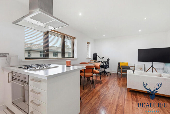 2 Bedroom Flat For Sale In Bond Street, Chelmsford, CM1