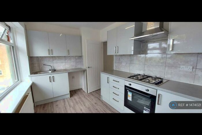 1 Bedroom Flat To Rent In Sandy Lane, Prestwich, Manchester, M25