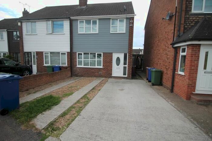 3 Bedroom Semi-Detached House To Rent In Larkswood Road, Corringham, Essex, SS17