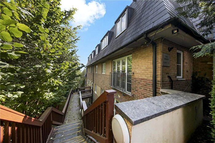 2 Bedroom Apartment For Sale In Manor Way, London, SE23