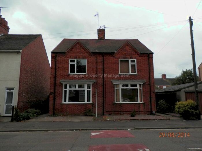 3 Bedroom Semi-Detached House To Rent In Alexandra Road, Peterborough PE1