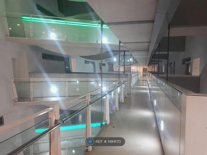 2 Bedroom Flat To Rent In The Lock Building, Manchester, M1