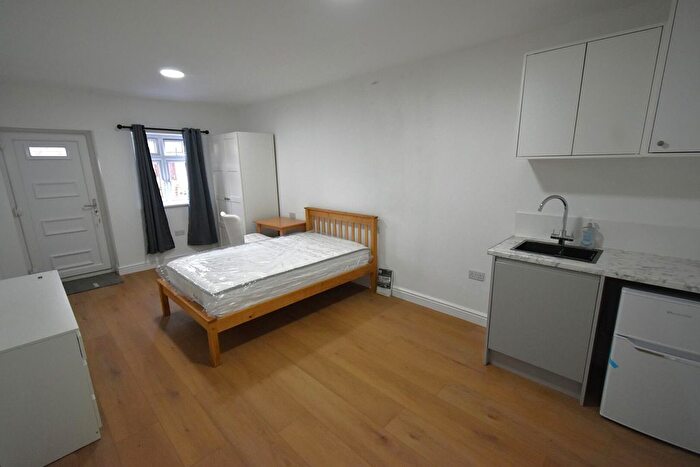 Studio To Rent In St. Albans Road, Dartford, DA1