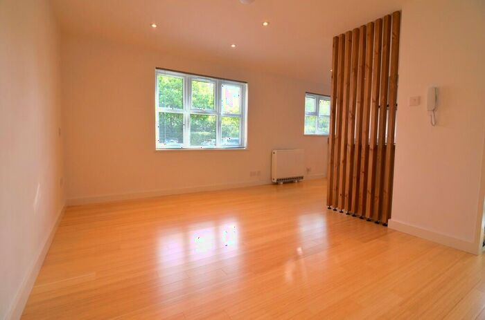 Studio To Rent In Kirkland Close, Sidcup, DA15