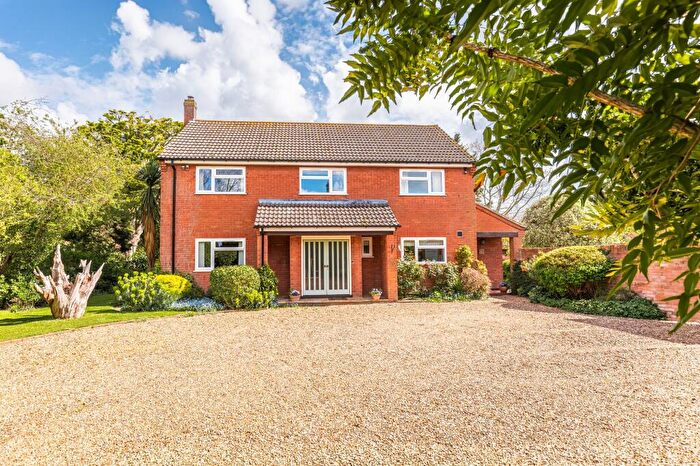 4 Bedroom Detached House For Sale In Spacious Four-Bedroom Detached Home In East Carleton, NR14