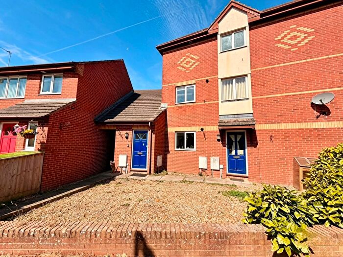 2 Bedroom Maisonette To Rent In Smiths Court, Exeter, EX2