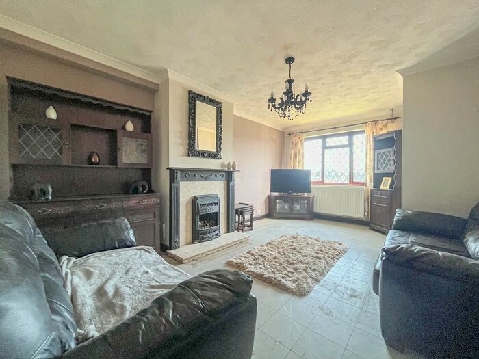 3 Bedroom Terraced House For Sale In The Chantrys, Farnham, Surrey, GU9