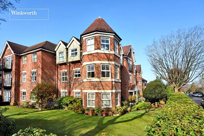 2 Bedroom Flat For Sale In Overton Road, Sutton, SM2
