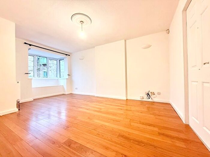 3 Bedroom Property To Rent In Taverner Close, Sheffield, S35