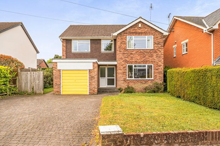4 Bedroom Detached House For Sale In Ship Lane, Farnborough, GU14