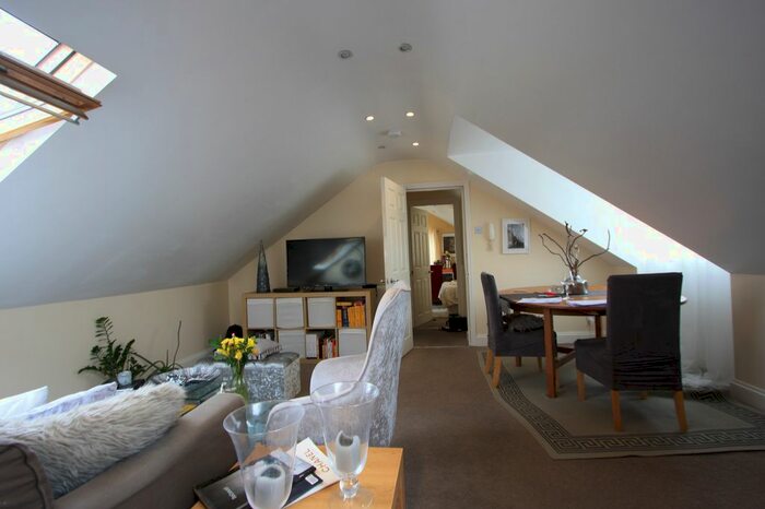 1 Bedroom Flat To Rent In Estreham Road, Streatham, SW16