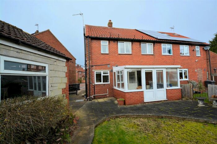 3 Bedroom Semi-Detached House For Sale In Garth Close, Wistow, Selby, YO8