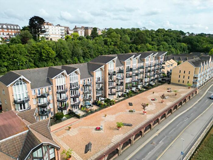 2 Bedroom Apartment For Sale In Bridge House, Valetta Way, Rochester, ME1