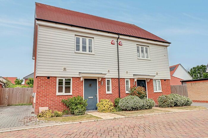 2 Bedroom Semi-Detached House For Sale In Charlotte Close, Rochford, SS4