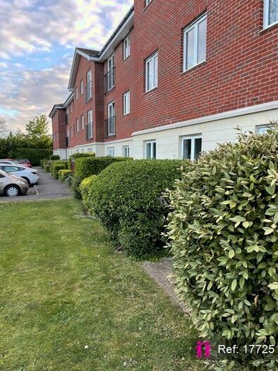 1 Bedroom Flat To Rent In Brookers Road, Billingshurst, RH14