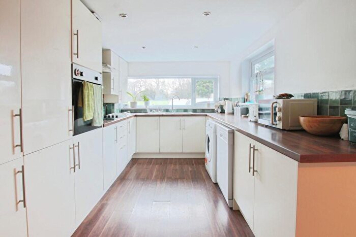 4 Bedroom End Of Terrace House For Sale In Sutton House Road, Hull, HU8