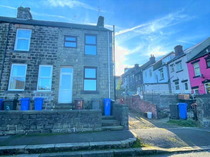 2 Bedroom Terraced House To Rent In Edward Street, Stocksbridge, S36