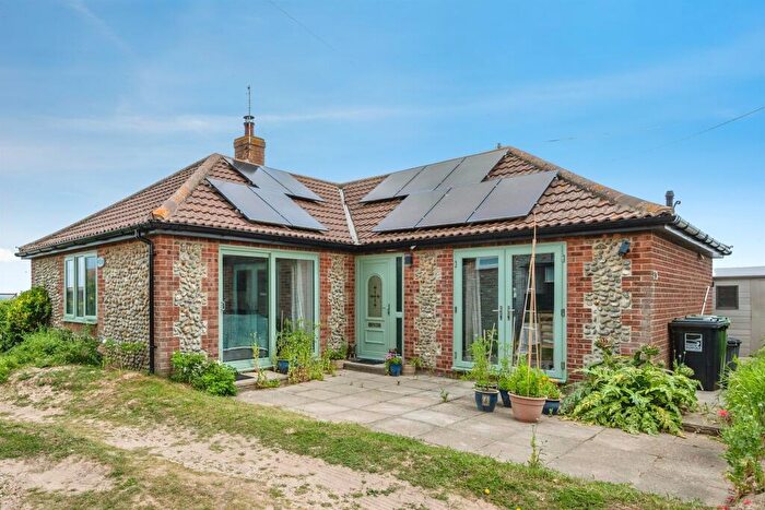 2 Bedroom Detached Bungalow For Sale In Keswick Road, Bacton, Norwich, NR12