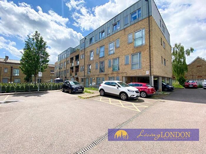 2 Bedroom Flat For Sale In Gascoigne Close, London, N17