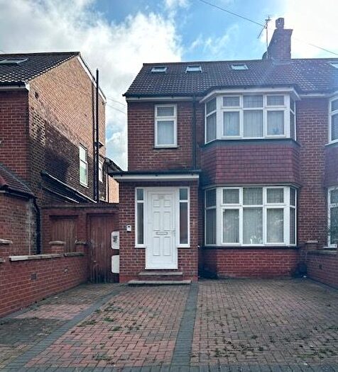 2 Bedroom Flat For Sale In Cumbrian Gardens, London, NW2