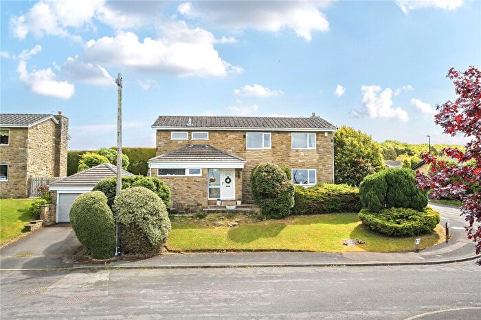 4 Bedroom Detached House For Sale In Walton Park, Harrogate, Pannal, North Yorkshire, HG3