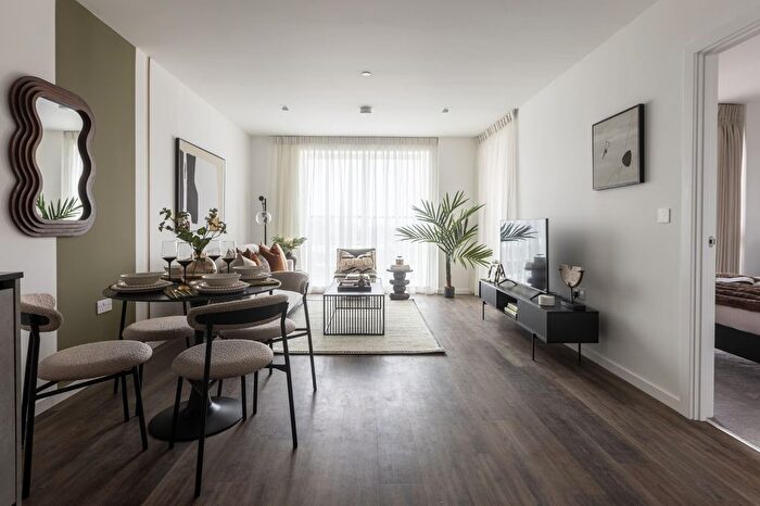 1 Bedroom Flat For Sale In Portobello Road, London, W10