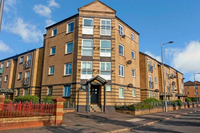 2 Bedroom Flat To Rent In Glasgow Road, Clydebank, G81