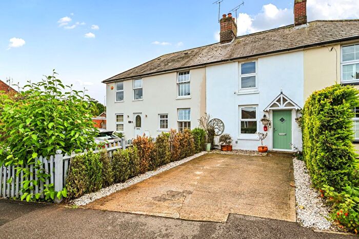 2 Bedroom Terraced House For Sale In Lower Vicarage Road, Kennington, TN24