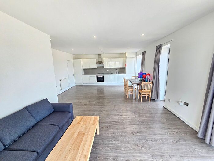 2 Bedroom Flat To Rent In Butchers Road, E16