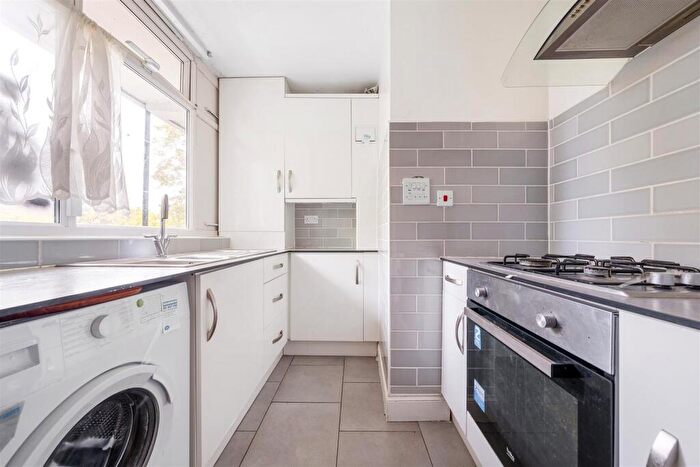 1 Bedroom Flat For Sale In Sunray Avenue, London, SE24