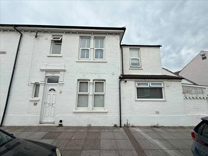 1 Bedroom Apartment To Rent In Meon Road, House Share, Portsmouth, PO4