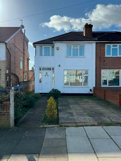 3 Bedroom Semi-Detached House To Rent In Daryngton Drive, Greenford, UB6