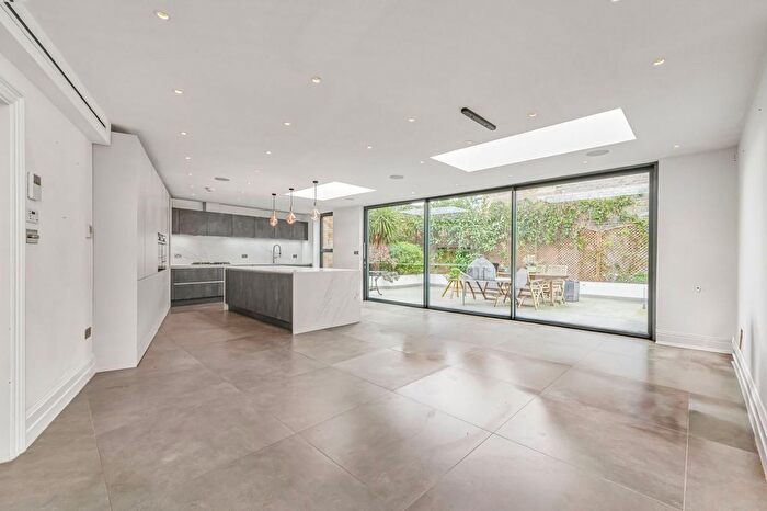 5 Bedroom Semi Detached House To Rent In Surrey Lane, London, SW11