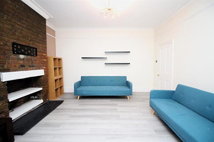 2 Bedroom Flat To Rent In Mayfair Road, Jesmond, Newcastle Upon Tyne, NE2