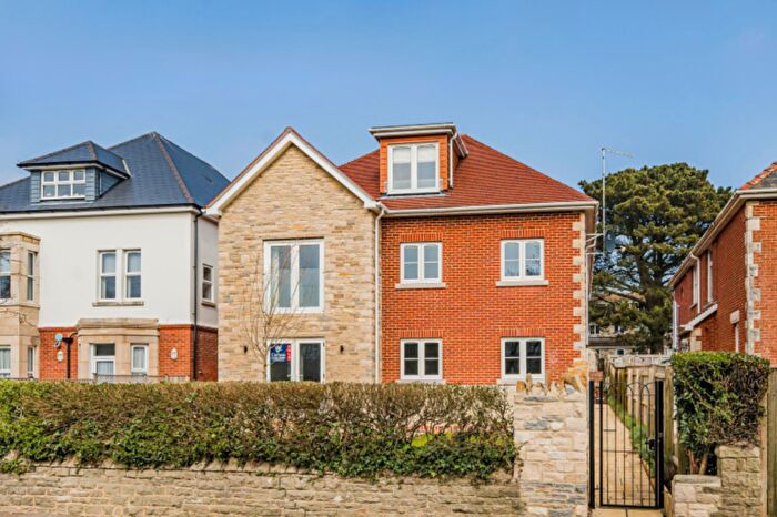 3 Bedroom Apartment To Rent In Victoria Avenue, Swanage, BH19