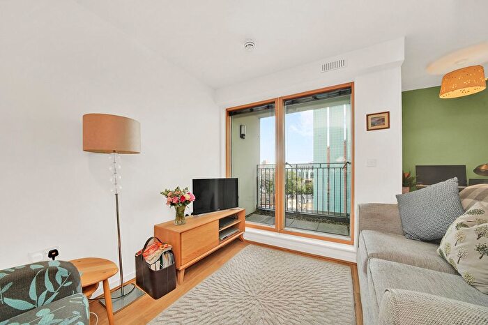 1 Bedroom Flat For Sale In Hardwicks Square, Wandsworth Park, SW18