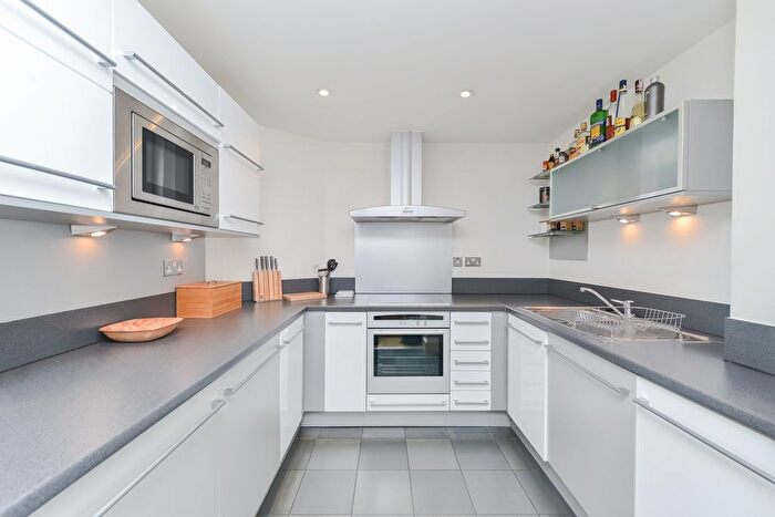 1 Bedroom Flat To Rent In Orion Point, Crews Street, London, E14