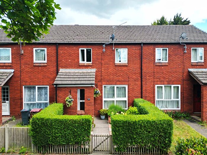 3 Bedroom Town House For Sale In Avon Place, Reading, Berkshire, RG1