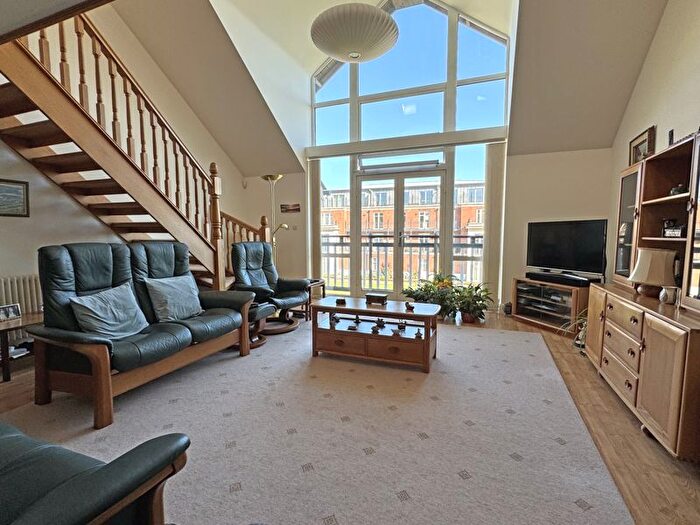 3 Bedroom Flat For Sale In Manor Road, Sidmouth, EX10