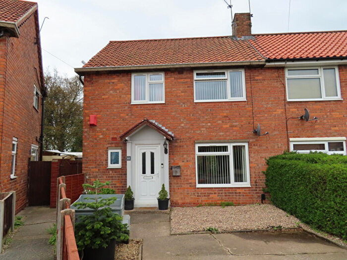 3 Bedroom Semi-Detached House For Sale In Derwent Crescent, Howden, DN14