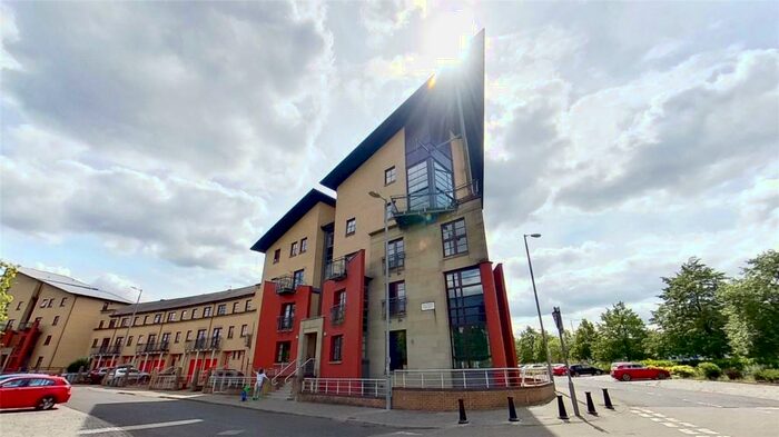 2 Bedroom Apartment To Rent In Southside Crescent, New Gorbals, Glasgow, G5