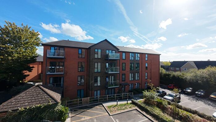 2 Bedroom Flat For Sale In Wellington Road, Wokingham, RG40