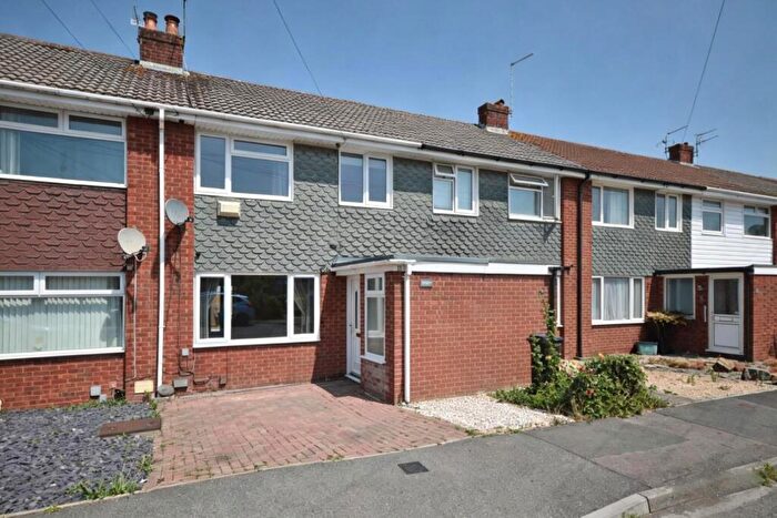 3 Bedroom Terraced House For Sale In Holmoak Road, Keynsham, Bristol, BS31