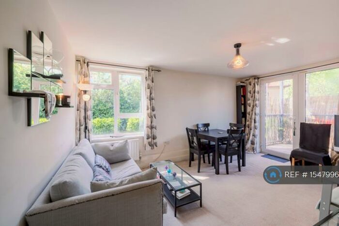 1 Bedroom Flat To Rent In Limerick Close, Lambeth, London, SW12