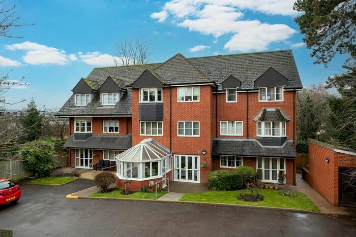 1 Bedroom Flat To Rent In Albyn House, Alexandra Road, Hemel Hempstead, Hertfordshire, HP2