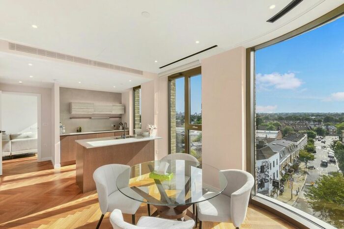 2 Bedroom Flat To Rent In Michael Road, London, SW6